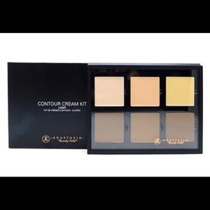 Anastasia Beverly Hills contour cream kit “Light”